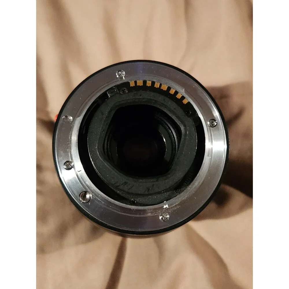Minolta AF Zoom xi 28-105mm f/3.5-4.5 Lens Sony A-Mount w/ Hoya 62mm Skylight